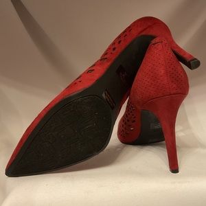 UNISA Diamond Cutout Suede Pump Burgundy